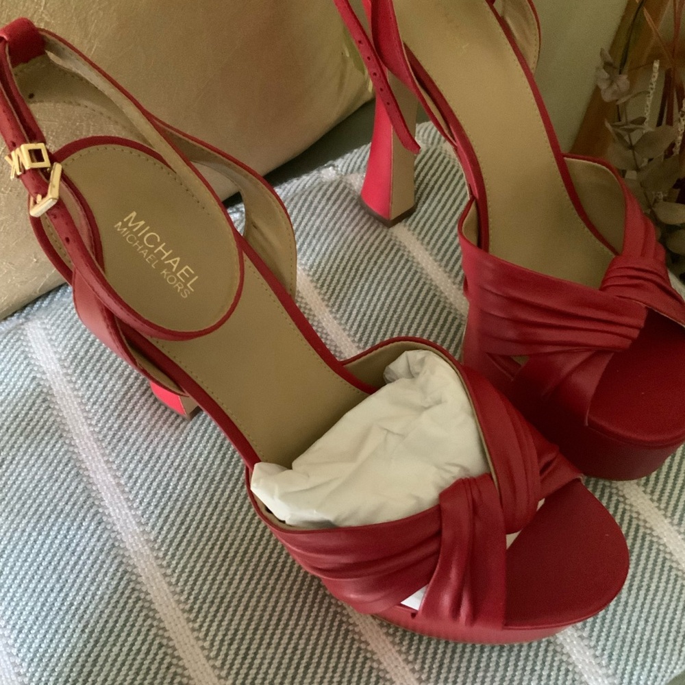 NWOT Michael Kors Red Knotted Heels - Picture 3 of 6